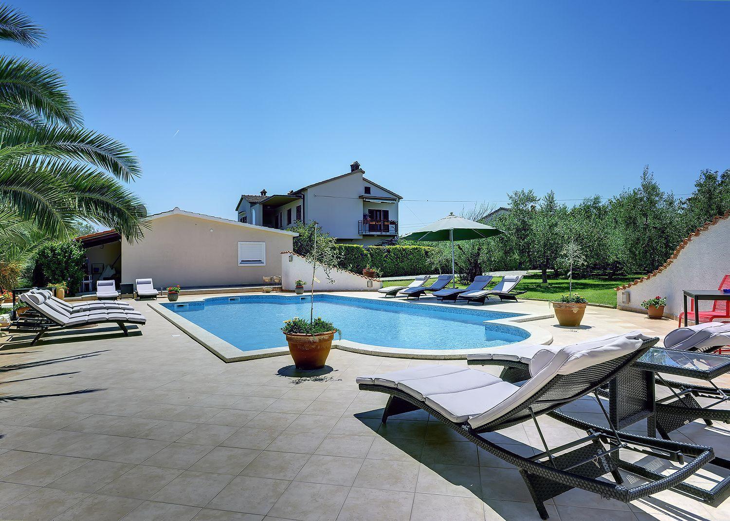 Zum Sandstrand Sind Es Wenige Gehminuten - Geniessen Sie Aber Auch Die Zeit Am Pool Μεντουλίν Εξωτερικό φωτογραφία