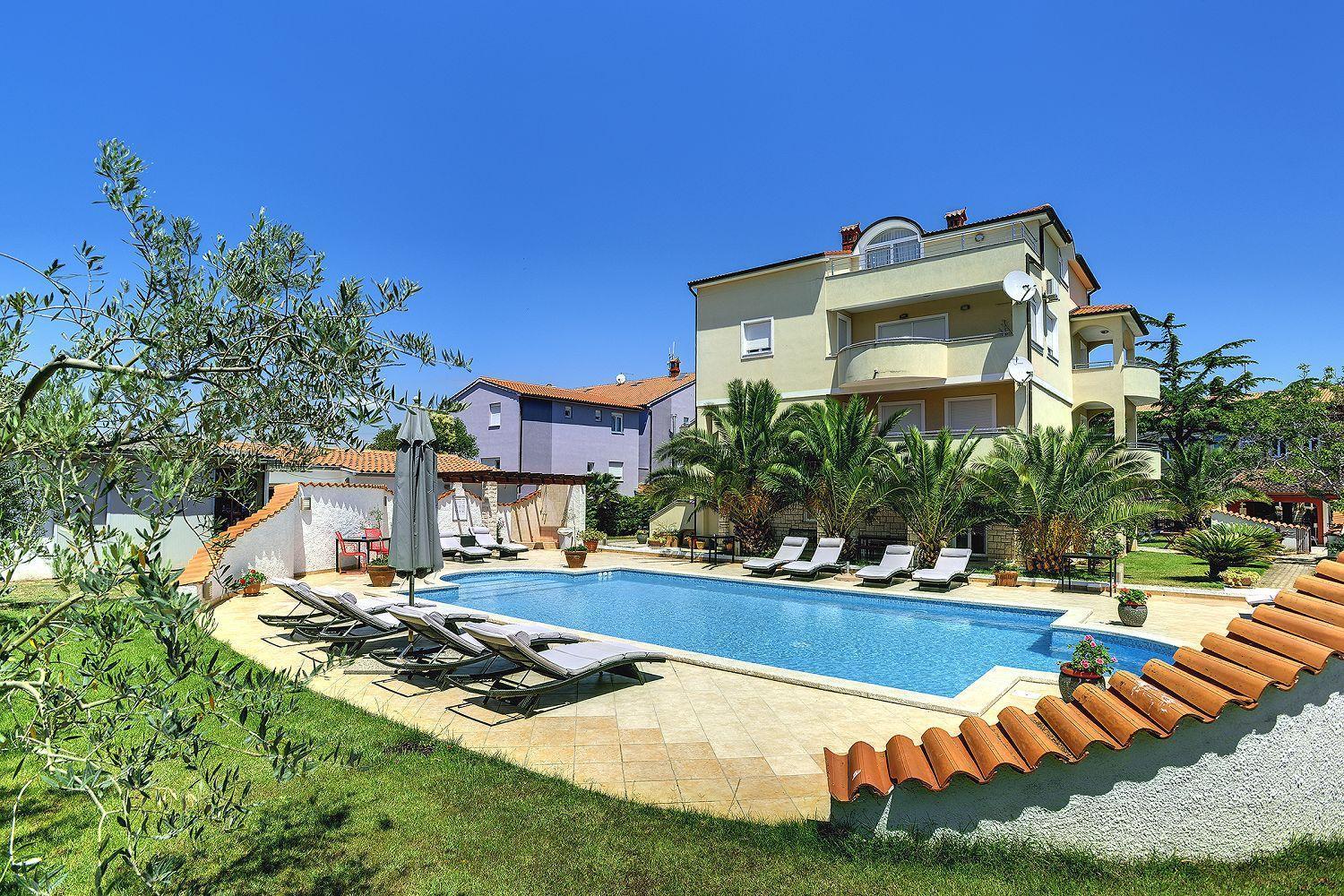 Zum Sandstrand Sind Es Wenige Gehminuten - Geniessen Sie Aber Auch Die Zeit Am Pool Μεντουλίν Εξωτερικό φωτογραφία
