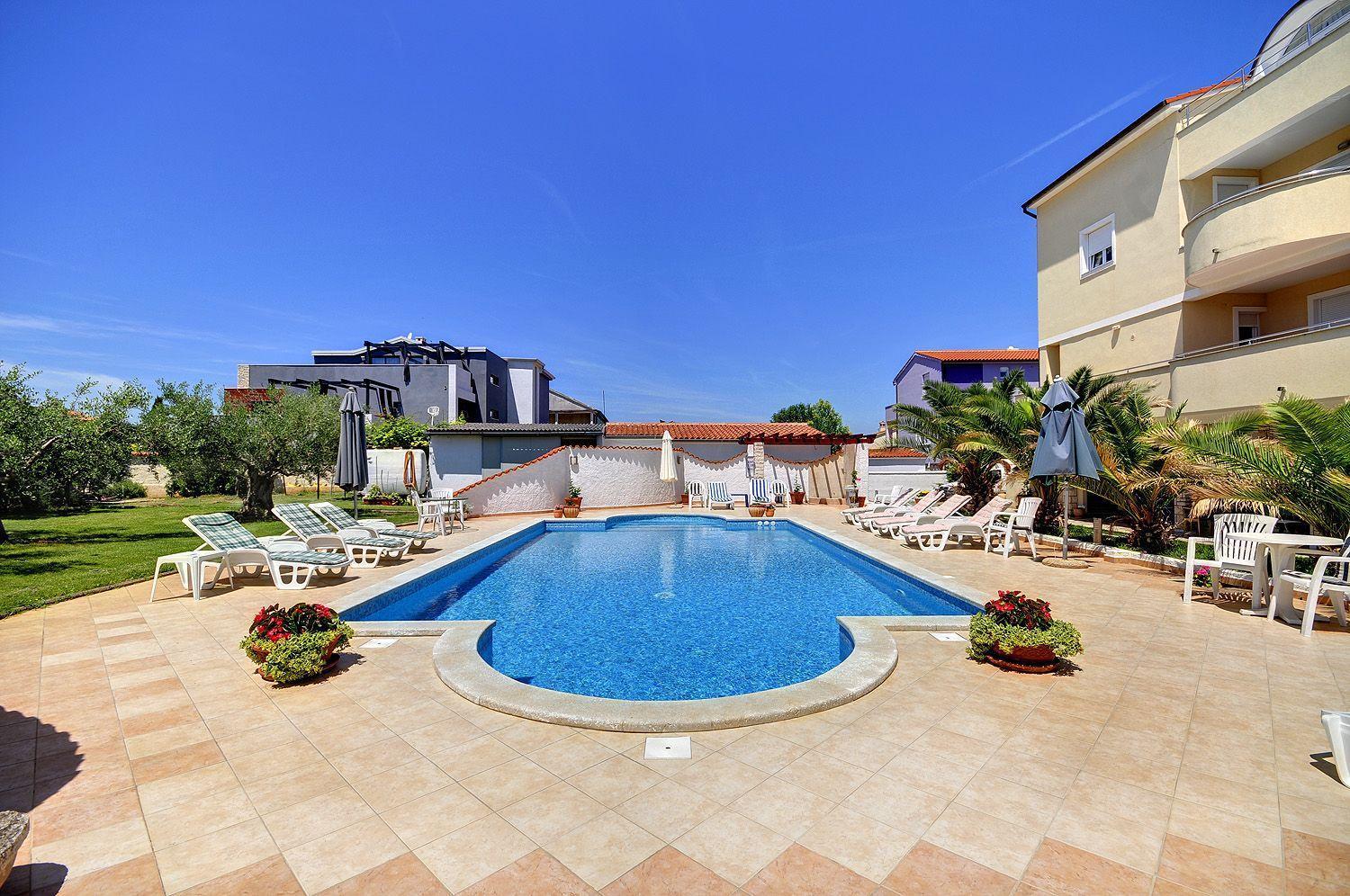 Zum Sandstrand Sind Es Wenige Gehminuten - Geniessen Sie Aber Auch Die Zeit Am Pool Μεντουλίν Εξωτερικό φωτογραφία